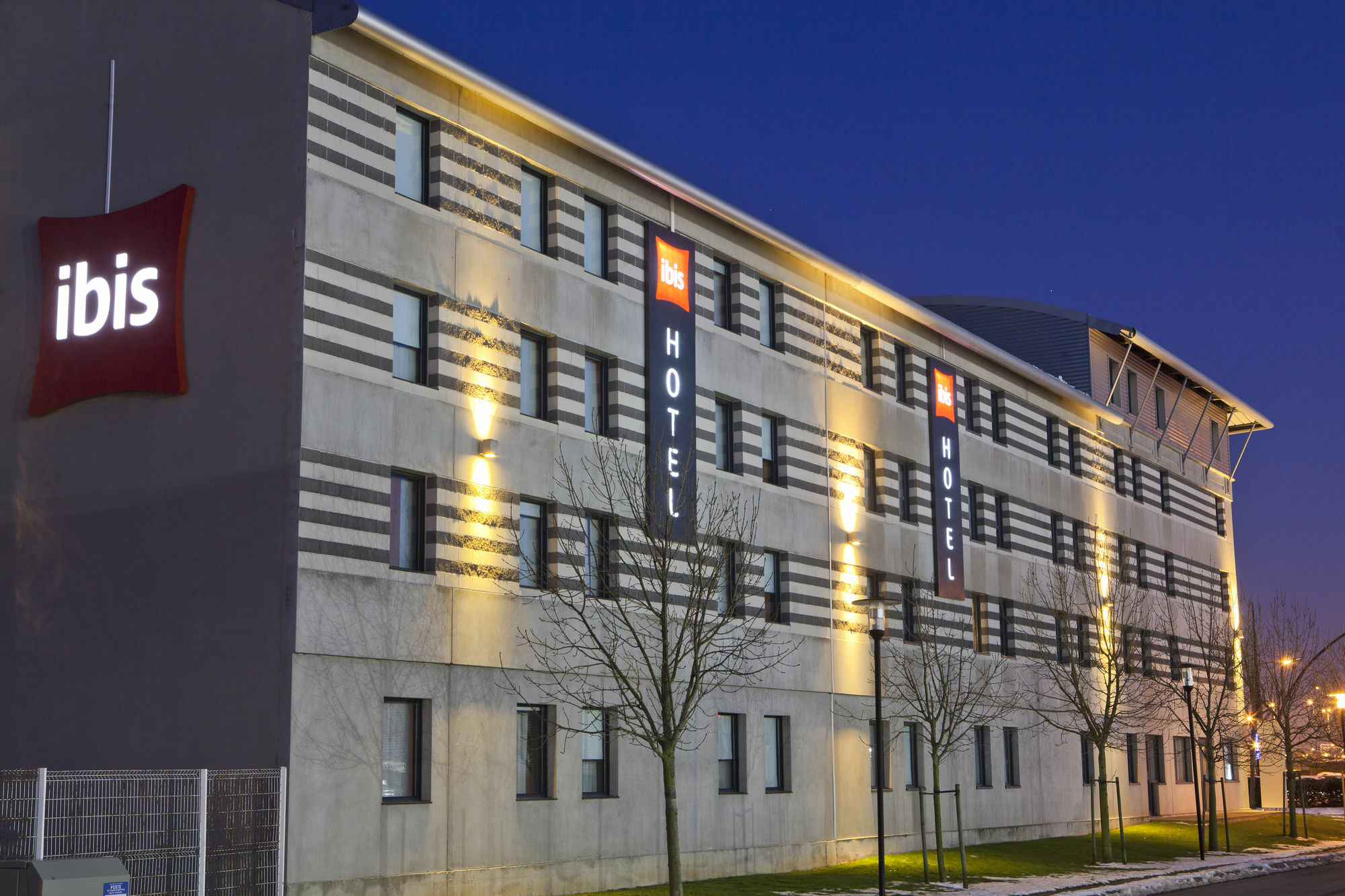 B&B HOTEL Calais Terminal Cité Europe 3 étoiles Coquelles Exterior foto